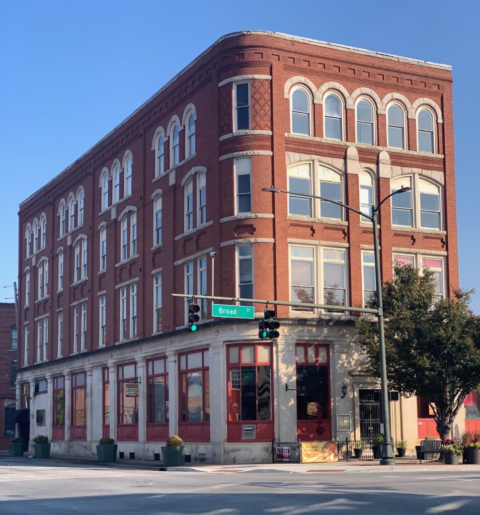 Rounded corner and interesting details on building in Rome GA