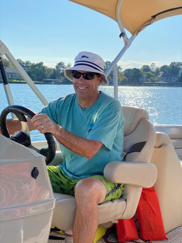 Hours of boating fun on Lake Hamilton